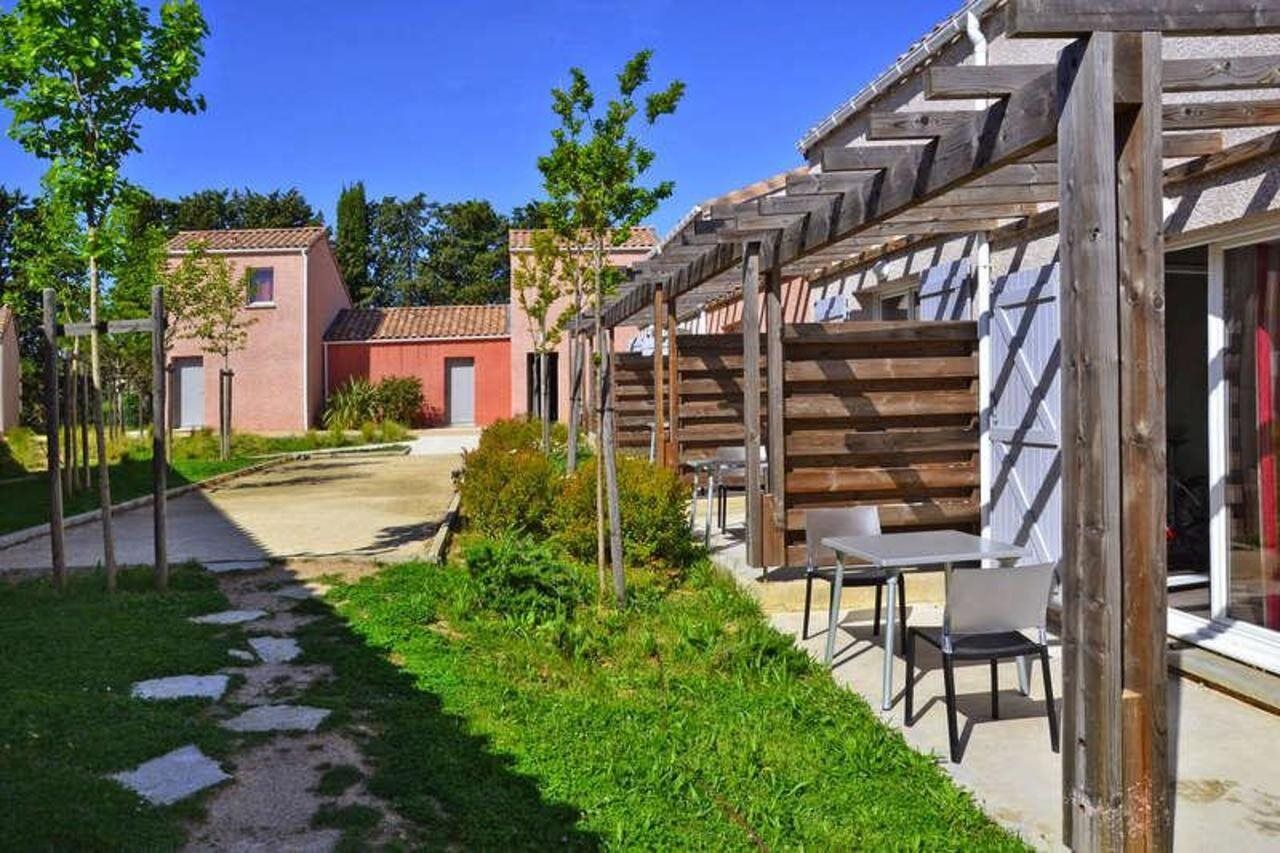 Terres De France - Le Domaine De Bacchus Hotel Saint-Christol  ภายนอก รูปภาพ