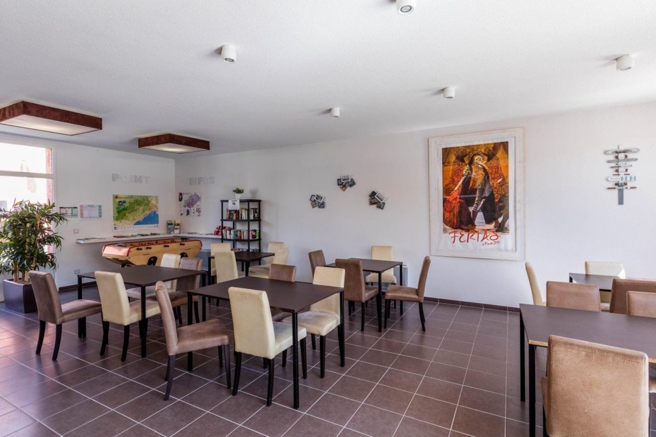 Terres De France - Le Domaine De Bacchus Hotel Saint-Christol  ภายนอก รูปภาพ