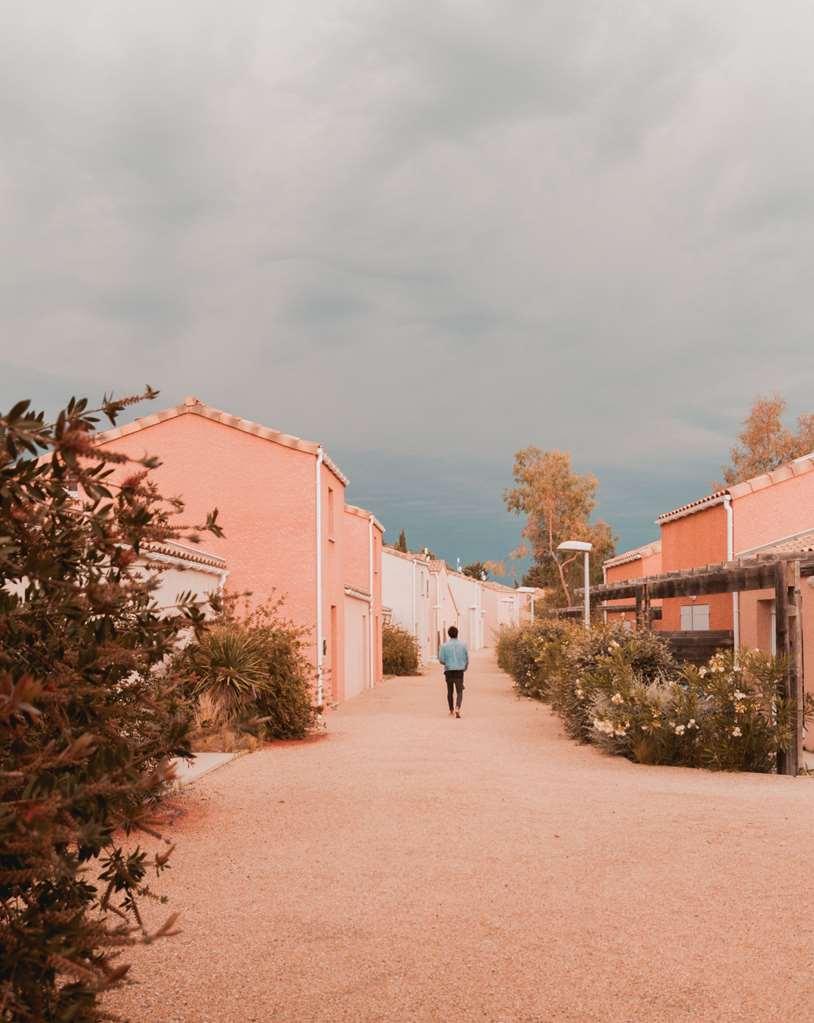 Terres De France - Le Domaine De Bacchus Hotel Saint-Christol  ภายนอก รูปภาพ